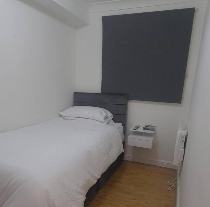 Lovely 2 Bedroom Flat With Free Parking New Southgate Extérieur photo